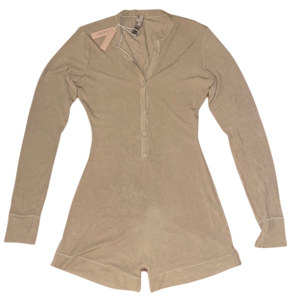 Skims NWT Soft Lounge Henley ✨Limited Edition✨ - Picture 2 of 4